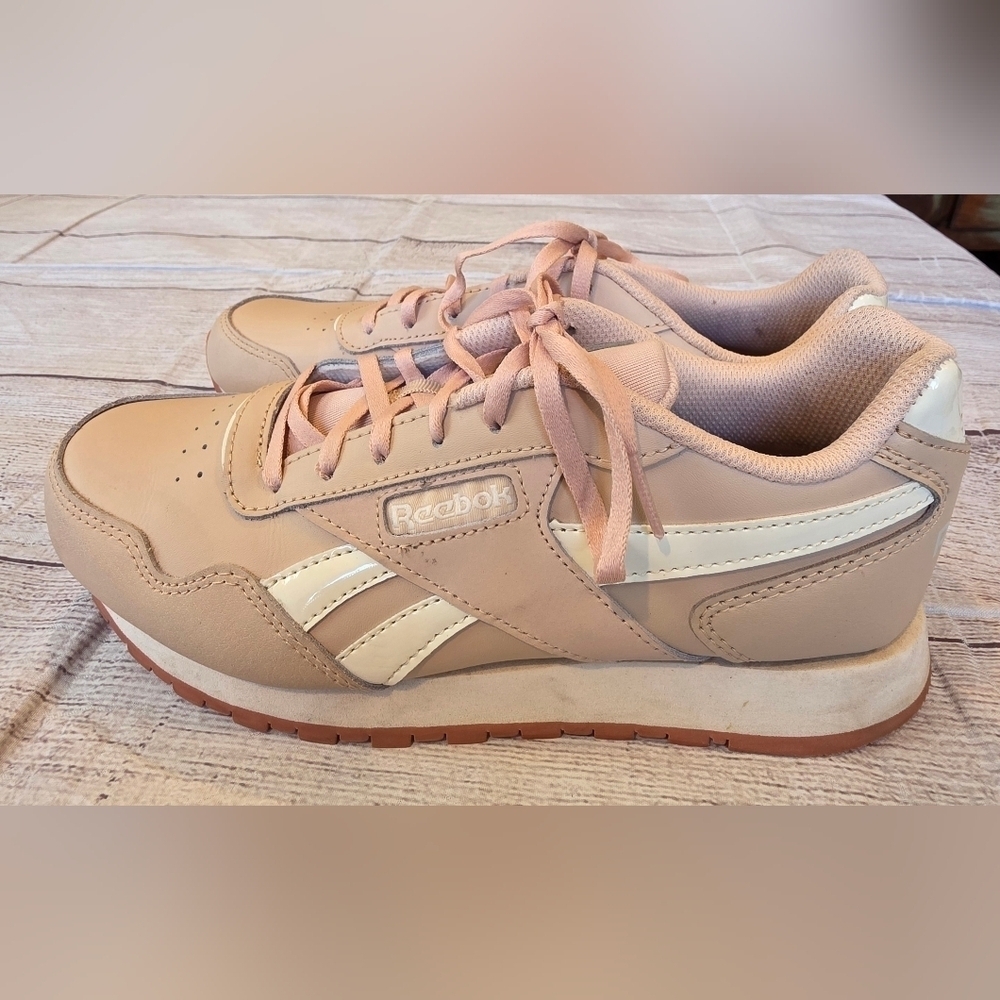Reebok Women's Size 8 Classic Sneakers Blush Pink Memory Tech Ortholite Comfort